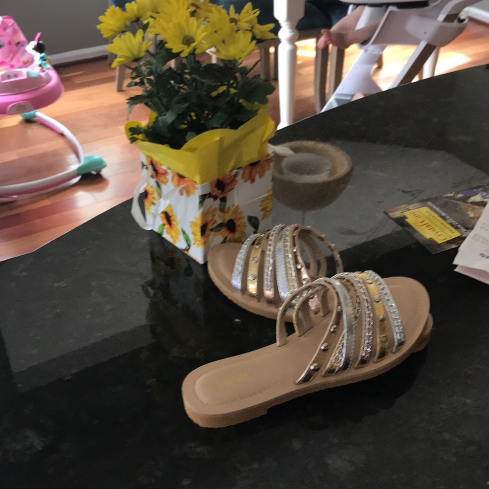 Cute shoes never worn